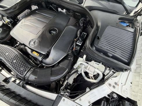 Used 2020 Mercedes-Benz GLC 300 4MATIC image 31