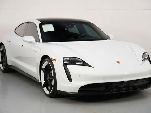 Used 2022 Porsche Taycan image 53