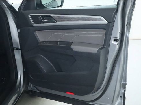 Used 2023 Volkswagen Atlas Cross Sport SE w/ Black Wheel Package image 34