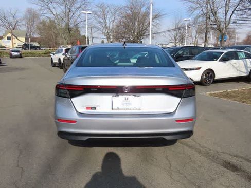 Certified 2025 Honda Accord SE image 5