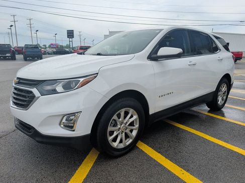 Used 2019 Chevrolet Equinox LT w/ Driver Convenience Package FWD image 3