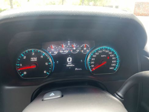 Used 2017 Chevrolet Suburban Premier RWD image 19