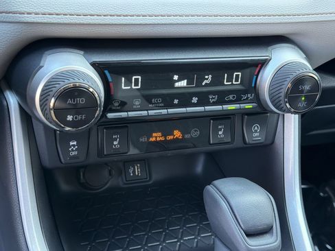 Used 2025 Toyota RAV4 XLE w/ Convenience Package AWD/4WD image 26