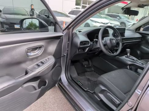 Used 2025 Honda HR-V LX image 9