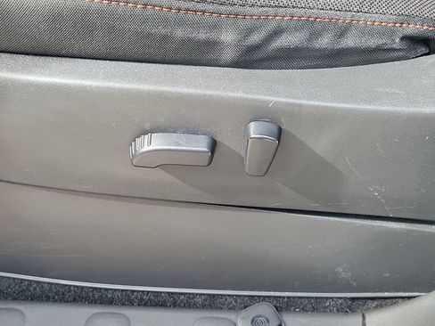 Used 2022 Nissan Frontier PRO-4X image 13