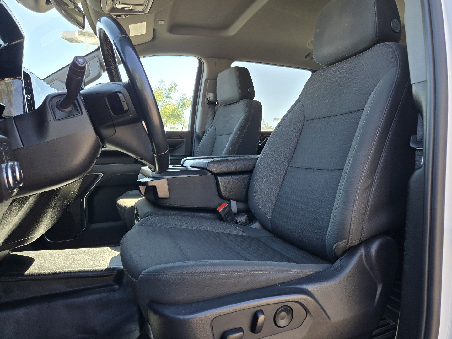 Used 2024 GMC Sierra 3500 SLE AWD/4WD image 2