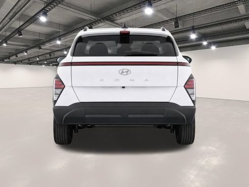 Used 2025 Hyundai Kona SEL FWD image 7