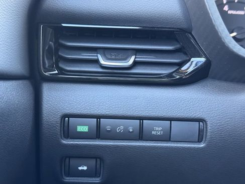 New 2025 Nissan Sentra SV w/ Trunk Package image 24