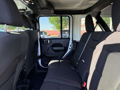 Used 2023 Jeep Wrangler Unlimited Rubicon AWD/4WD image 17