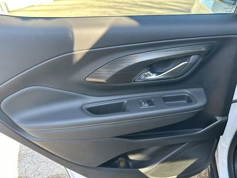 Used 2024 GMC Terrain SLT image 51