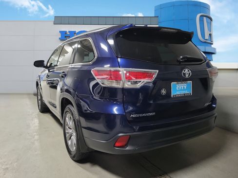 Used 2014 Toyota Highlander XLE image 4