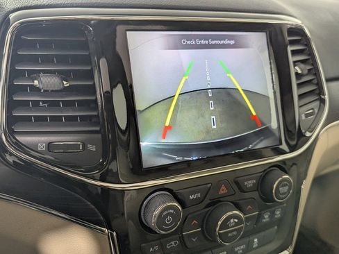 Used 2019 Jeep Grand Cherokee Limited RWD image 20