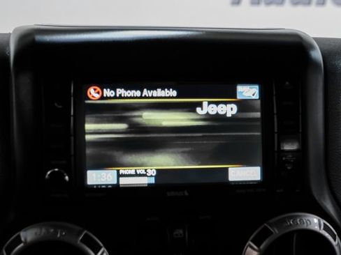 Used 2016 Jeep Wrangler Unlimited Rubicon AWD/4WD image 21