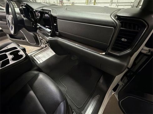 Used 2024 GMC Sierra 1500 SLT image 59