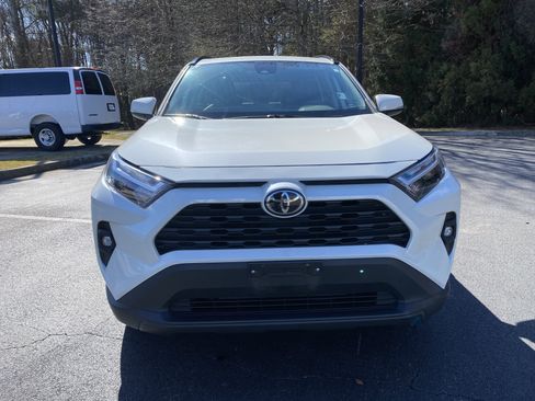 Used 2022 Toyota RAV4 XLE Premium image 3