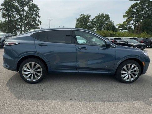 New 2026 Buick Envista Avenir image 9