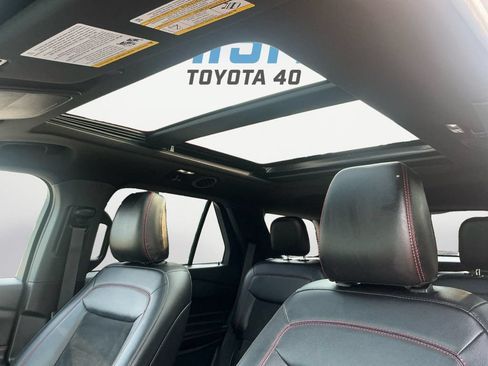 Used 2022 Ford Explorer ST-Line w/ Class IV Trailer Tow Package AWD/4WD image 9
