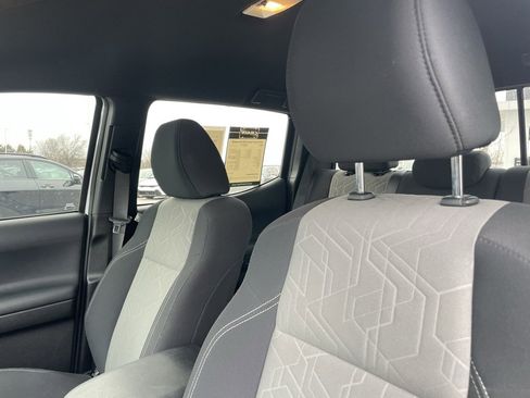 Used 2023 Toyota Tacoma TRD Off-Road image 8