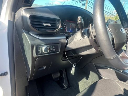 Used 2020 Ford Explorer XLT AWD/4WD image 15