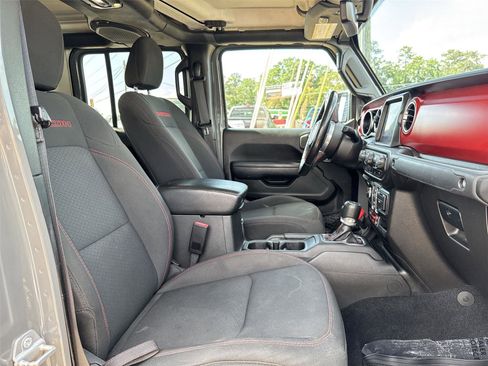 Used 2022 Jeep Gladiator Rubicon w/ Cold Weather Group AWD/4WD image 24