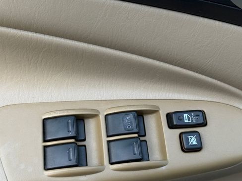 Used 2011 Toyota Tacoma 4x4 Double Cab w/ SR5 Pkg #2 image 12