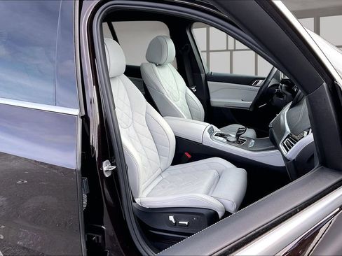 Used 2023 BMW X5 xDrive40i w/ Premium Package AWD/4WD image 29