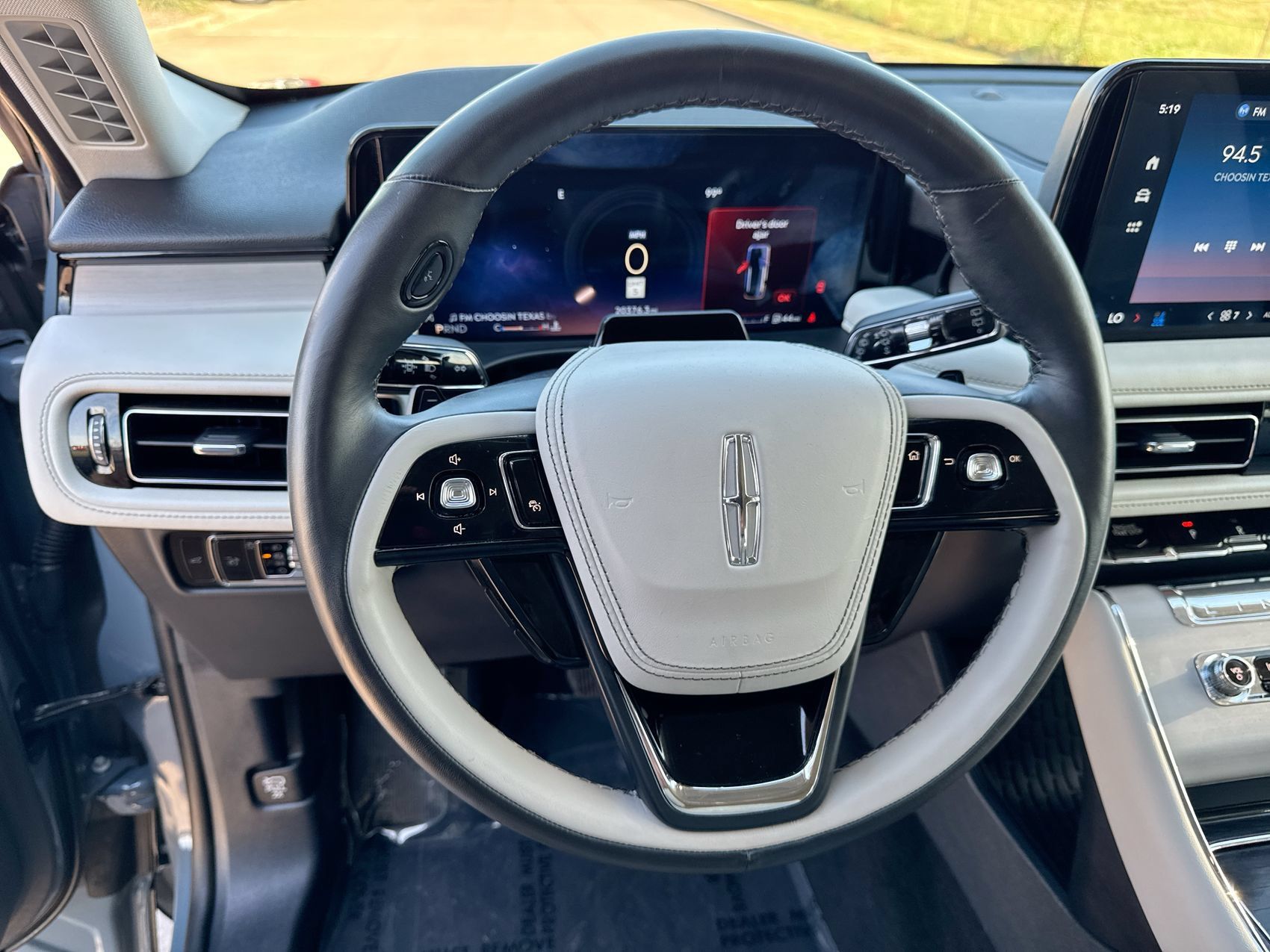 Used 2025 Lincoln Aviator Reserve w/ Illumination Package AWD/4WD image 14