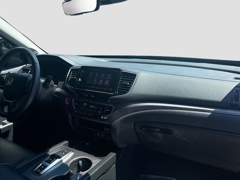 Certified 2025 Honda Ridgeline RTL image 32