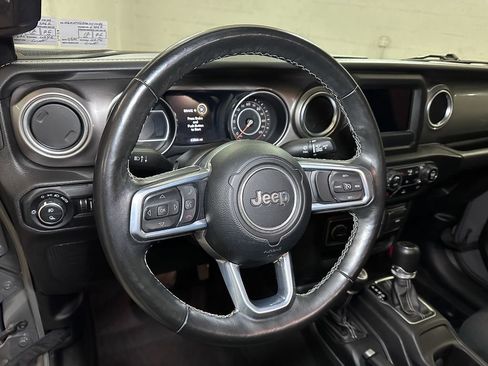 Certified 2021 Jeep Gladiator Overland w/ Cold Weather Group image 25