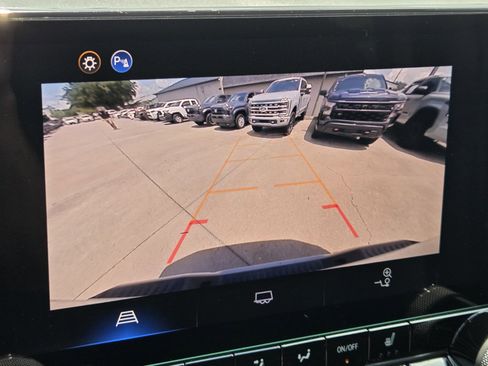 Used 2025 Chevrolet Colorado LT w/ Advanced Trailering Package RWD image 16
