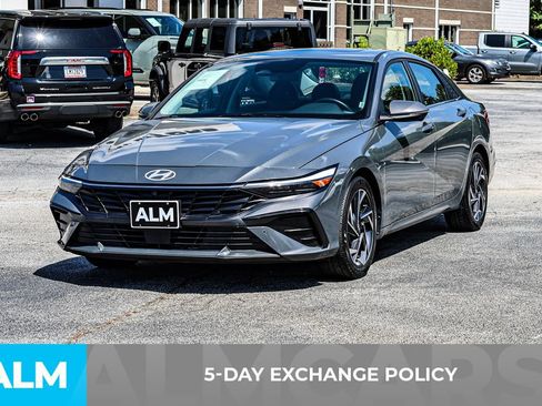 Used 2024 Hyundai Elantra Limited FWD image 4