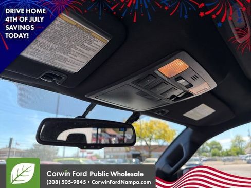 Used 2017 Toyota Tacoma TRD Off-Road w/ Premium & Technology Package AWD/4WD image 19