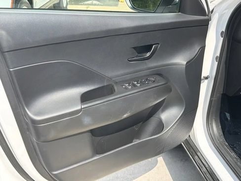 Certified 2025 Hyundai Kona SEL AWD/4WD image 16