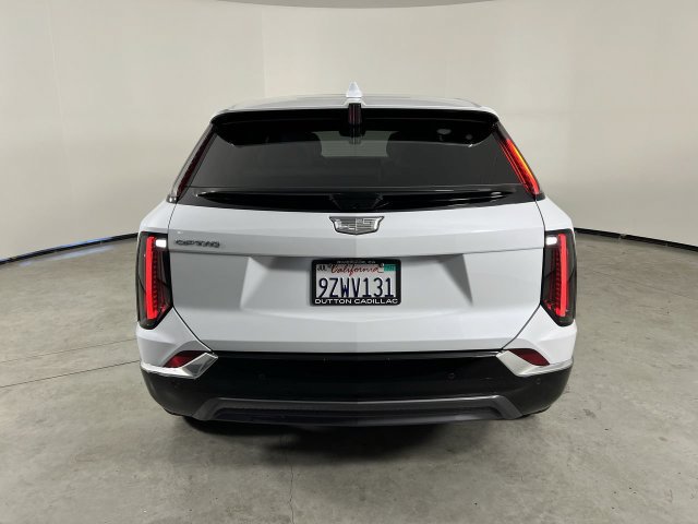 Used 2027 Cadillac Optiq Luxury RWD image 7