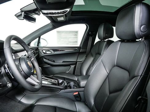 New 2026 Porsche Macan image 5