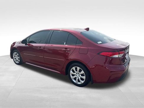 Used 2025 Toyota Corolla LE FWD image 3
