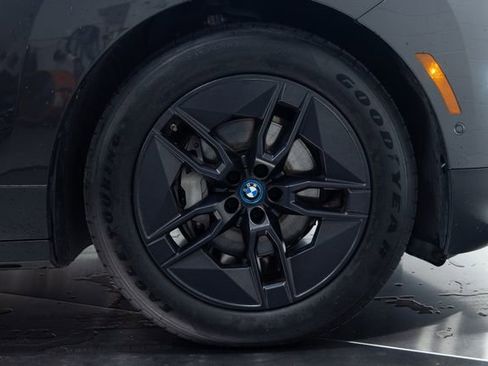 Certified 2023 BMW iX xDrive50 w/ Premium Package AWD/4WD image 27