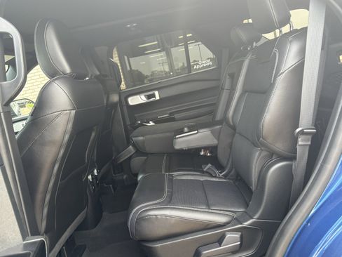Used 2022 Ford Explorer ST w/ ST Street Pack image 4