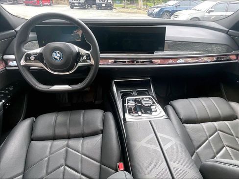 Certified 2024 BMW i7 xDrive60 AWD/4WD image 16