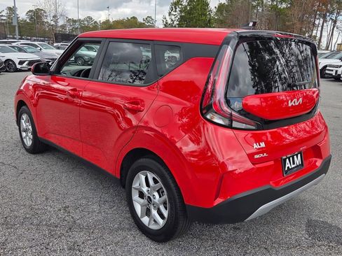 Used 2025 Kia Soul LX w/ LX Technology Package image 10