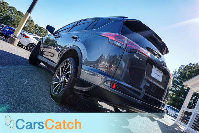 Used 2018 Toyota RAV4 Limited FWD image 4