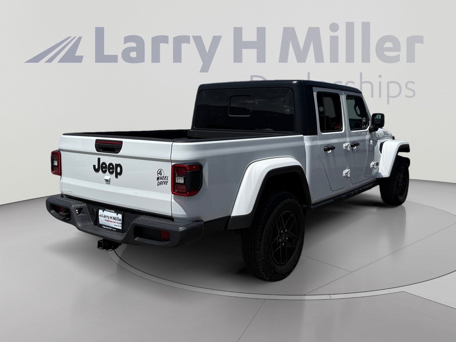 Used 2025 Jeep Gladiator Sport AWD/4WD image 5