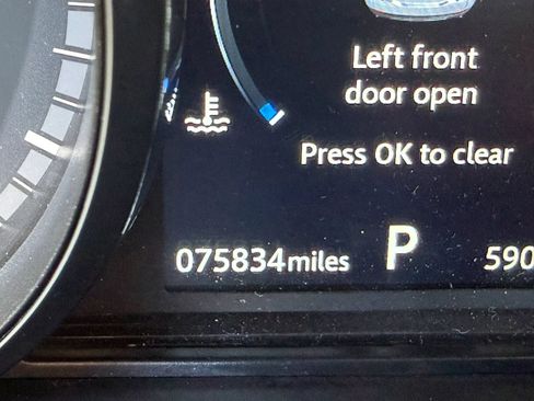 Used 2018 Land Rover Discovery Sport SE AWD/4WD image 27