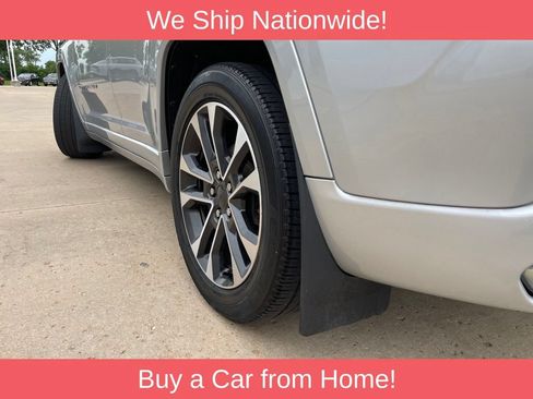 Used 2022 Jeep Grand Cherokee Overland AWD/4WD image 19