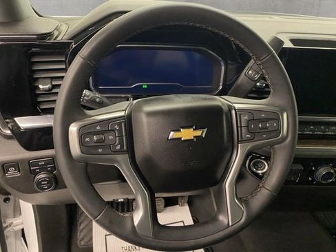 Used 2024 Chevrolet Silverado 1500 LT AWD/4WD image 15