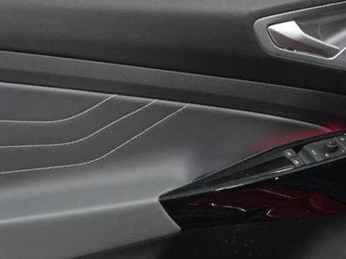 Used 2024 Volkswagen ID.4 S image 8