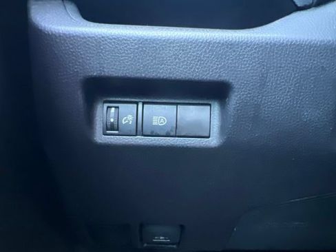 Used 2025 Toyota RAV4 XLE FWD image 23