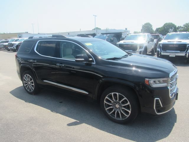 Certified 2023 GMC Acadia Denali w/ Denali Ultimate Package AWD/4WD image 3