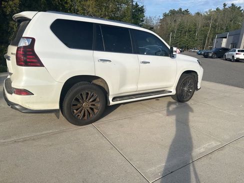 Used 2022 Lexus GX 460 Premium w/ Accessory Package AWD/4WD image 7