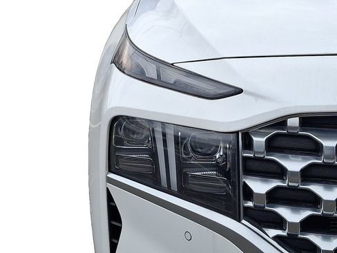 Used 2023 Hyundai Santa Fe Limited image 10